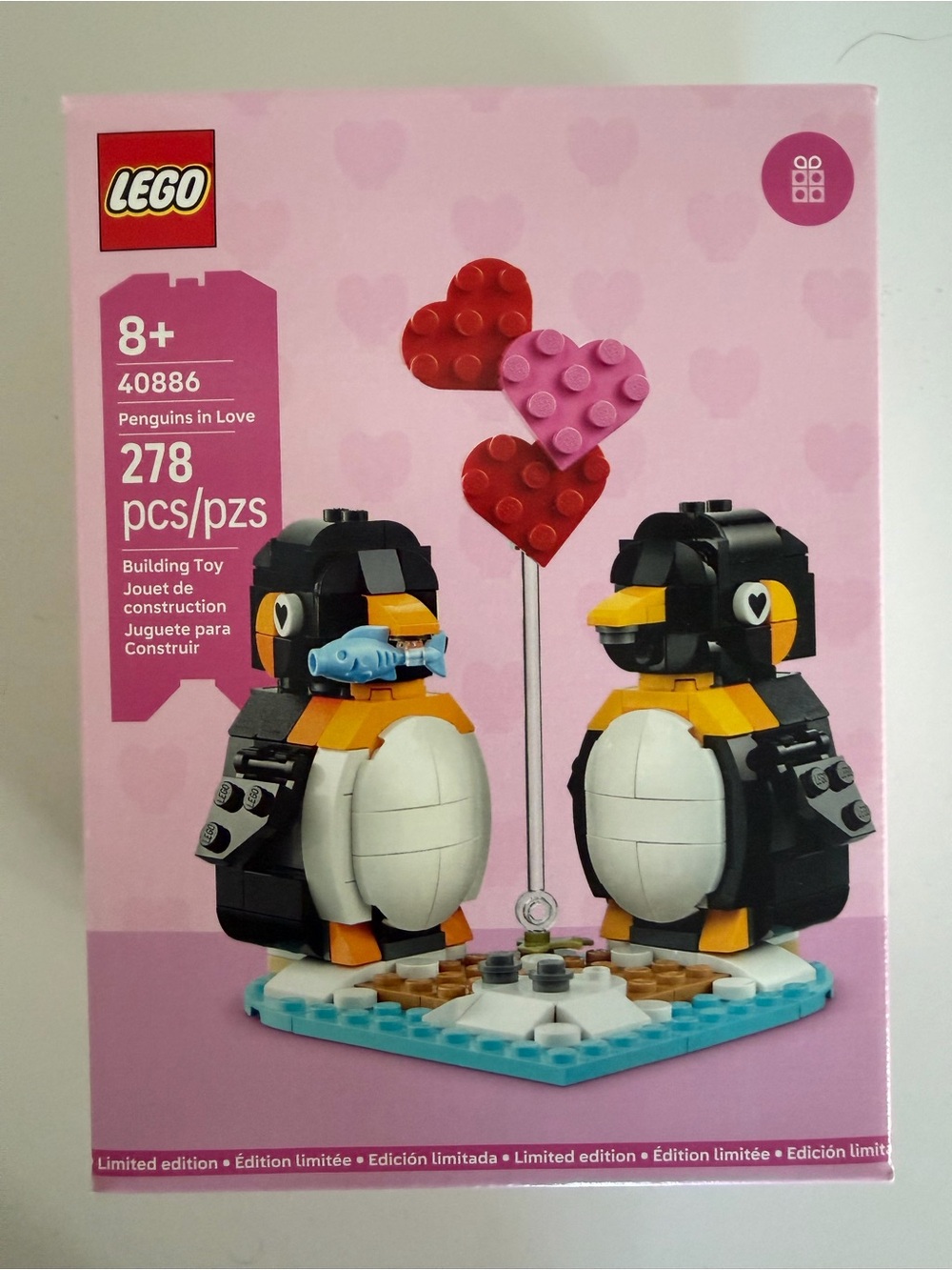 Lego Penguins in Love - Pink, Black, White & Yellow NIB Limited and sealed